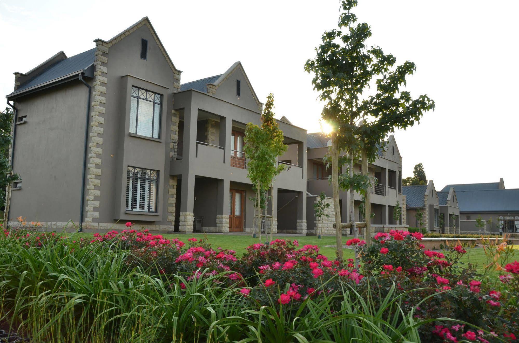 De Hoek Country Hotel Magaliesburg Exterior photo